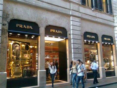 negozio prada outlet roma via condotti|Roma Via dei Condotti, 92, RM .